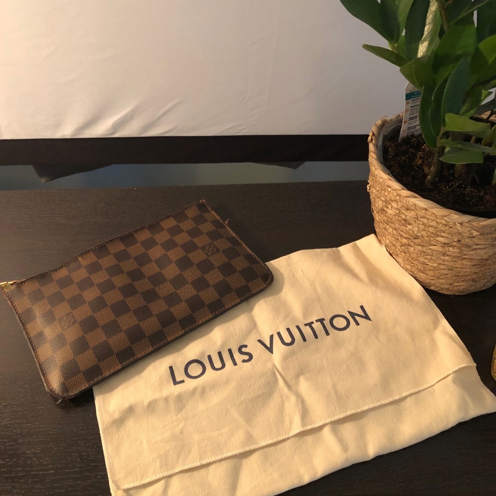 ***FLASH SALE EVERYTHING 1/2 OFF*** Louis Vuitton Damier Ebene Zipper Pouch